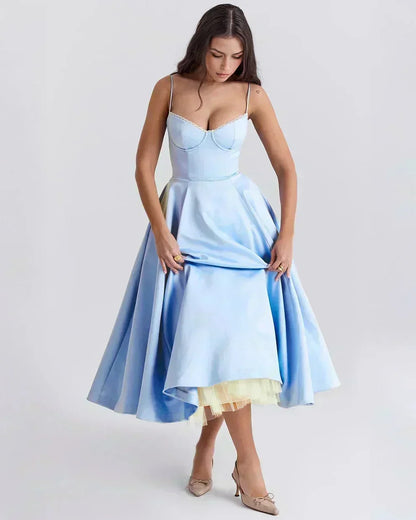 Ausgestelltes Abendkleid