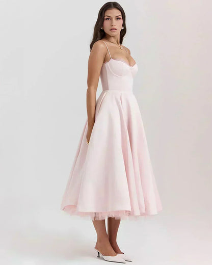 Ausgestelltes Abendkleid